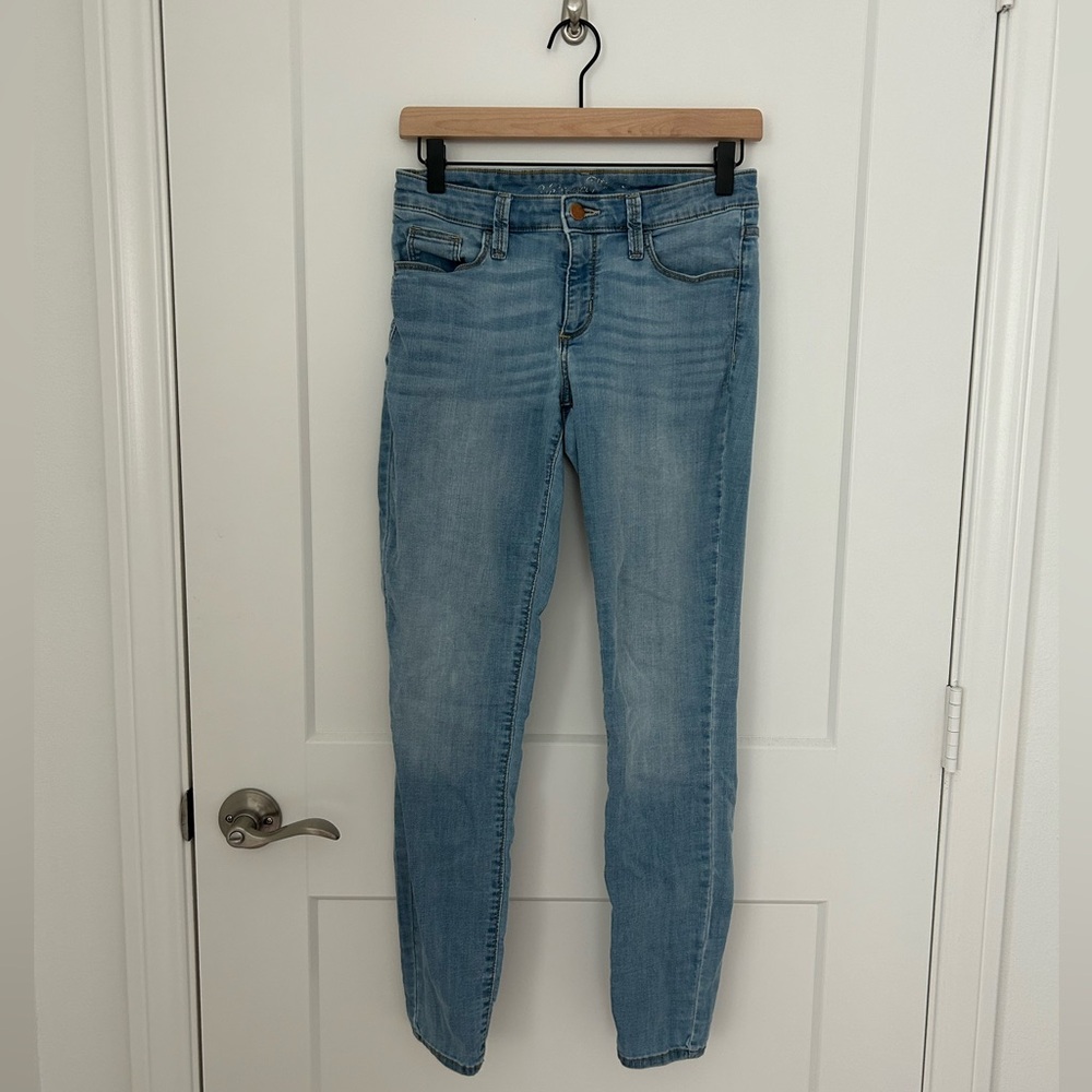 Universal Thread Light Wash Jeans